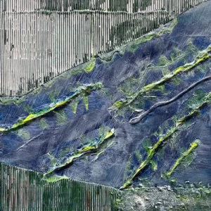 Zee tegen kademuur | Jeannette Ruijgrok